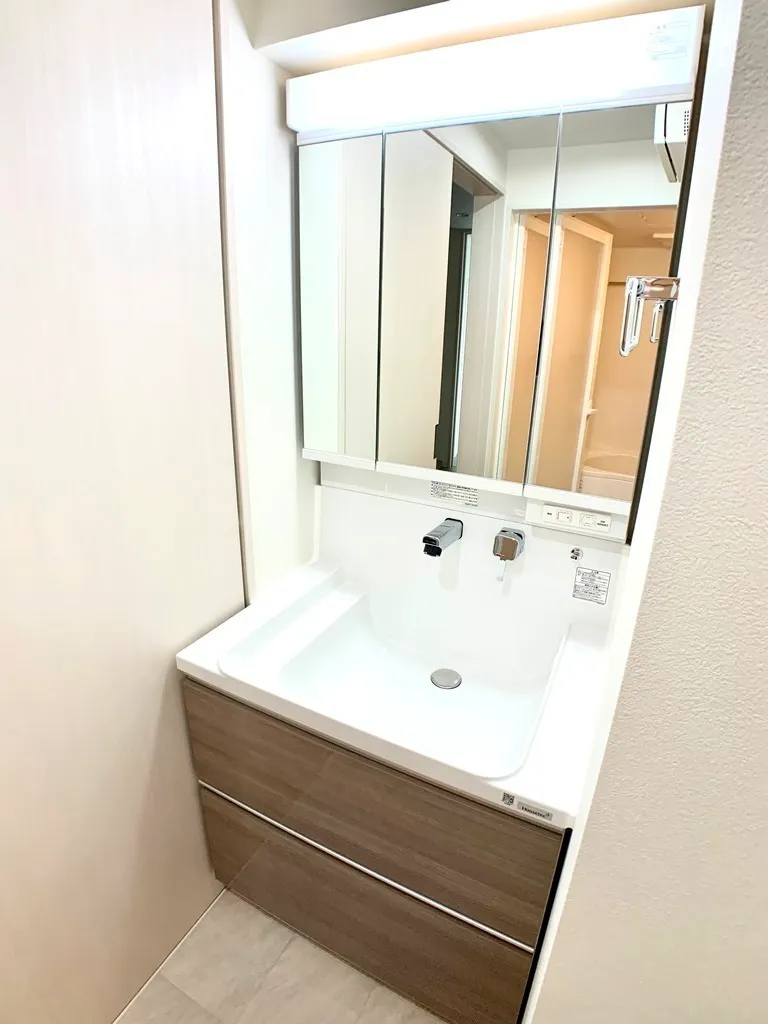 Primal Tsukishima - Interior - ["Mirror", "Brown", "Tap"]
