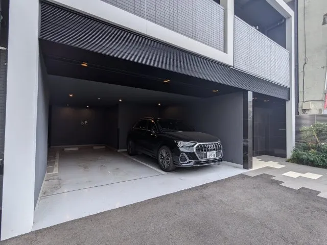 Asyl Court Itabashi Honcho - Other - ["Car door", "Luxury vehicle", "Parking"]