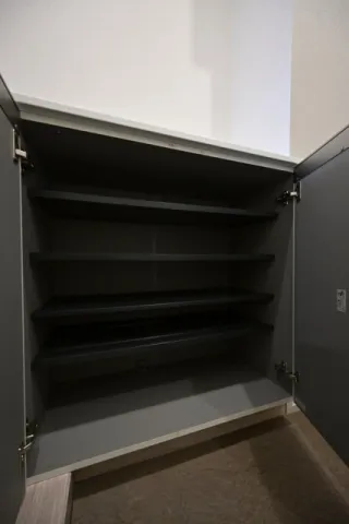 Chez Toi Shirokanedai - Interior - ["Flooring", "Floor", "Shelving"]