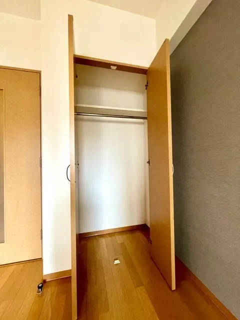 Residia Monzen Nakamachi - Interior - ["Fixture", "Wood", "Flooring"]