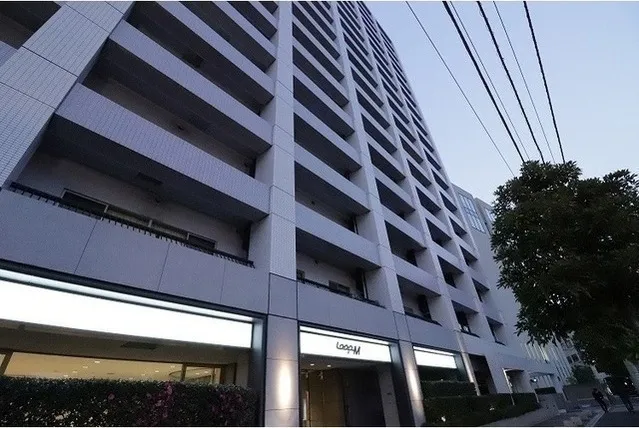LOOP-M - Exterior - ["Building", "Sky", "Rectangle"]