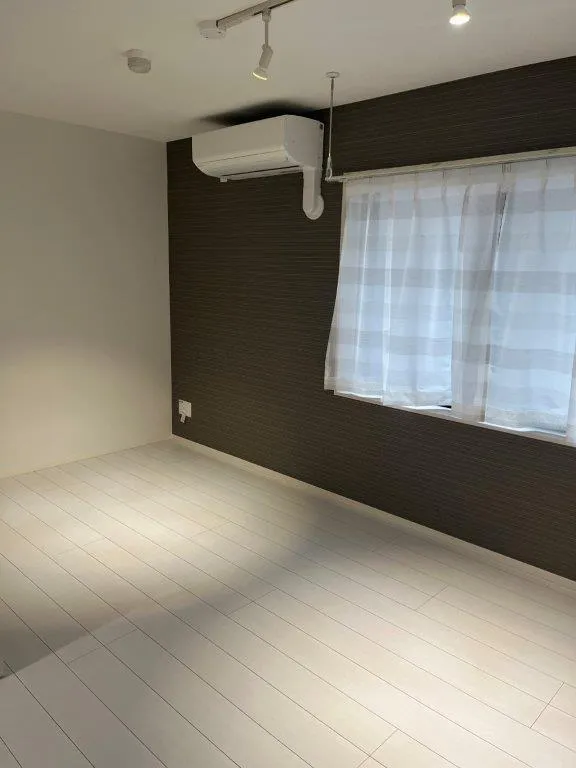 LiveFlat Togoshi - Interior - ["Property", "Window", "Shade"]