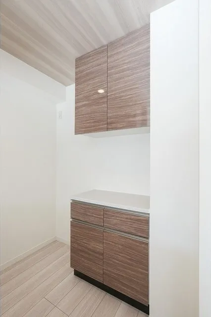 Comforia Liv Bunkyo Gokokuji - Interior - ["Wood", "Flooring", "Cabinetry"]