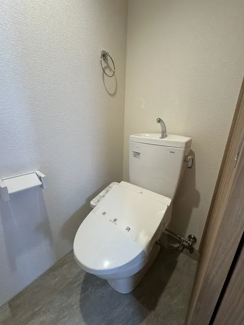 BRICK RESIDENCE Meguro Honcho - Interior - ["Toilet seat", "Bathroom", "Plumbing fixture"]