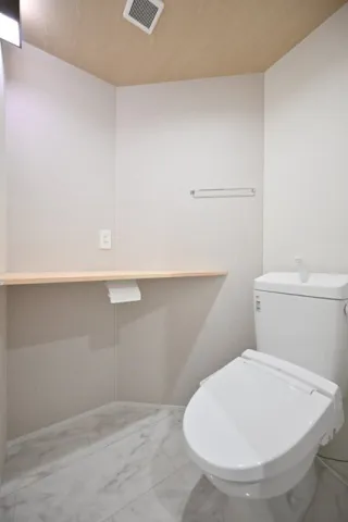Grand Maison Meguro - Interior - ["Toilet seat", "Flooring", "Plumbing fixture"]