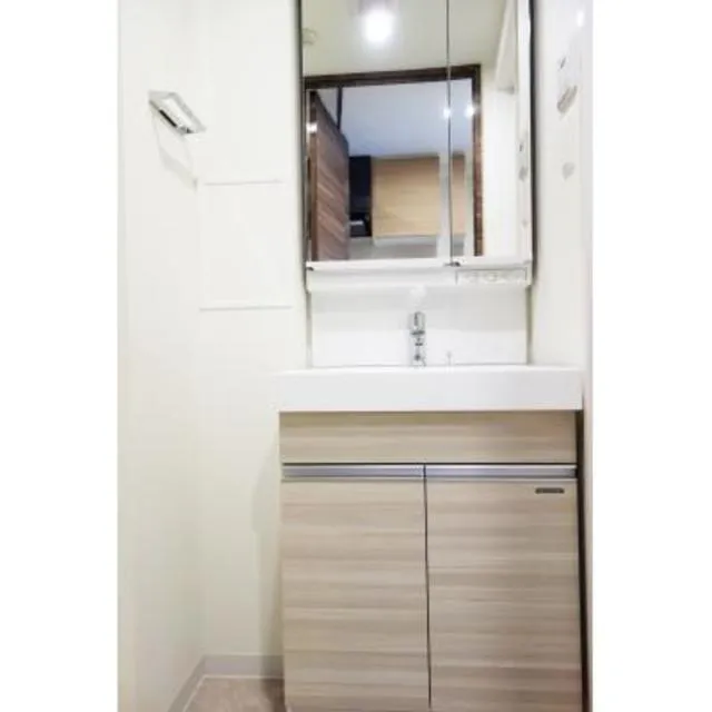 KDX Residence Sakurajosui - Interior - ["Mirror", "Cabinetry", "Bathroom cabinet"]