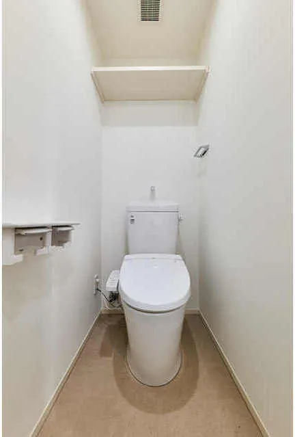 Comforia Takenotsuka East - Interior - ["Toilet seat", "Toilet", "Plumbing fixture"]