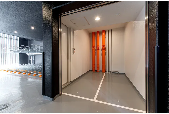 Este Shinjuku - Exterior - ["Flooring", "Floor", "Orange"]