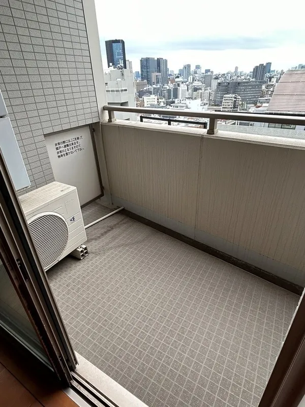 Duo Stage Korakuen - Interior - ["Floor", "Flooring", "Composite material"]