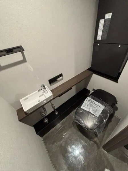 EXAM AKASAKA - Interior - ["Silver", "Plumbing fixture", "Plumbing"]