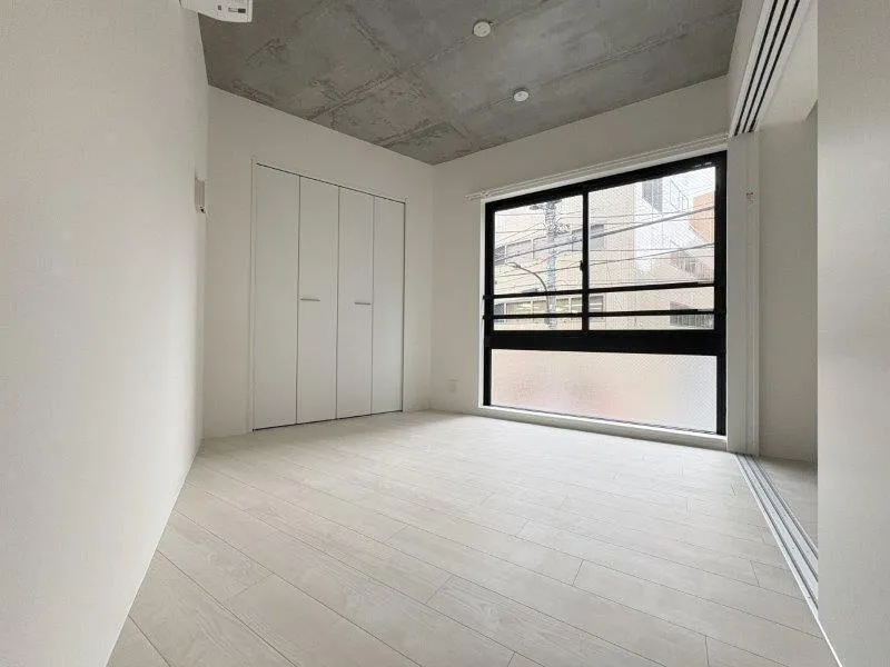 LiveFlat Ichigaya - Interior - ["Flooring", "Floor", "Ceiling"]
