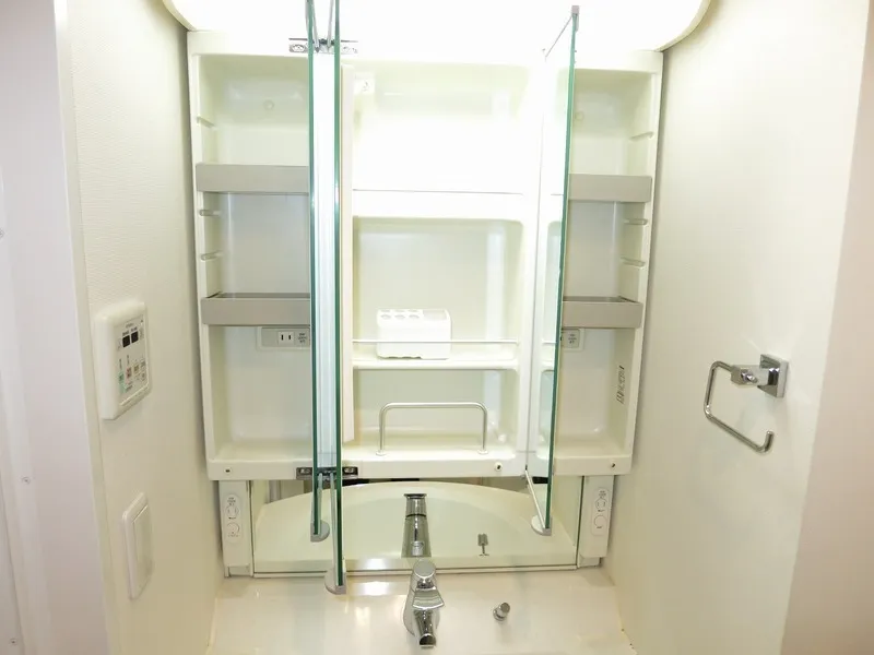 Arden Kiyosumi Shirakawa - Interior - ["Technology", "Machine", "Transparency"]