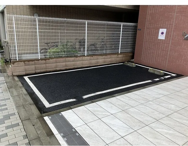 Prele Duc Kinshi Park - Exterior - ["Floor", "Flooring", "Composite material"]