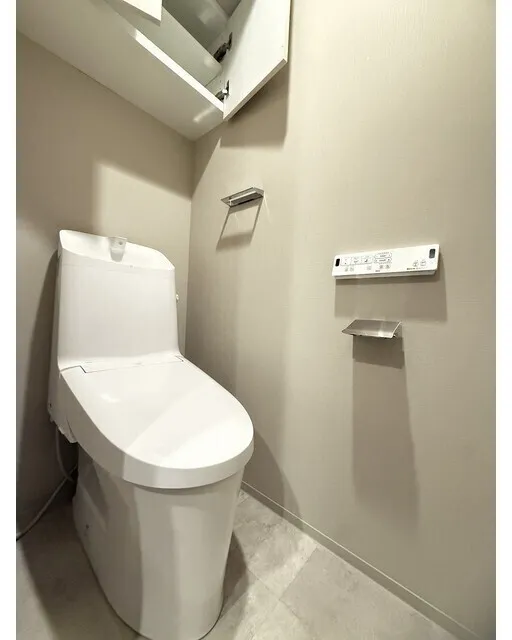 Wellis Urban Sumiyoshi West - Interior - ["Toilet seat", "Plumbing fixture", "Flooring"]
