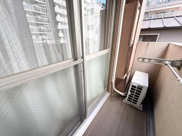 Sky Court Ginza East No. 2 - Interior - ["Apartment", "Composite material", "Metal"]