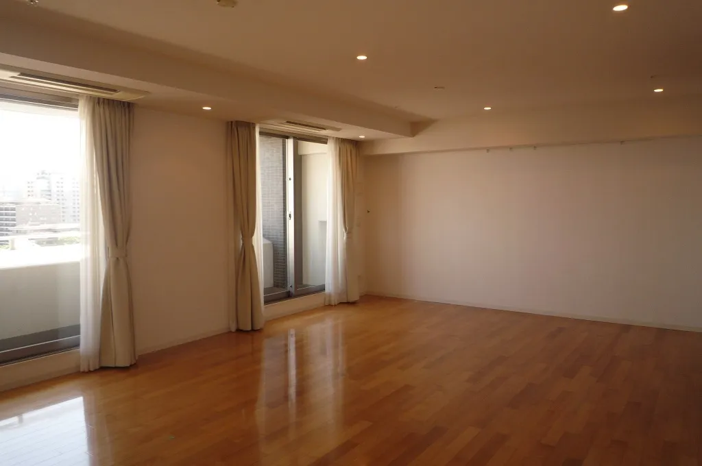 Residia Nishi Azabu - Interior - ["Property", "Window blind", "Building"]