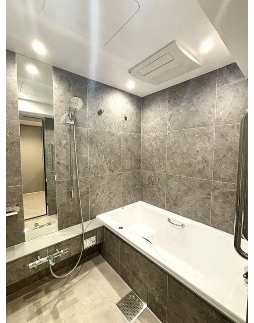 Wellis Daikanyama Sarugakucho Terrace - Interior - ["Bathroom", "Plumbing fixture", "Flooring"]