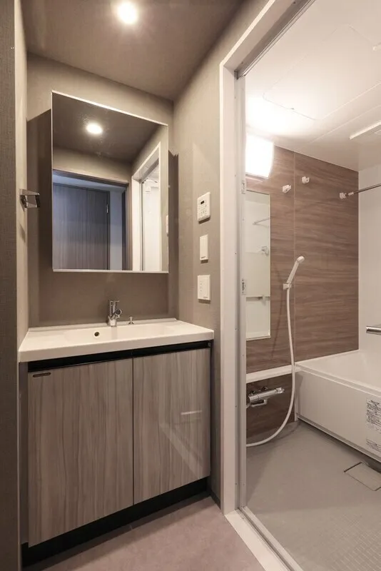 Cross Residence Kamata II - Interior - ["Flooring", "Floor", "Interior design"]