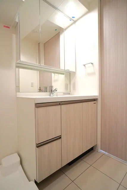Urbanex Kuramae Residence - Interior - ["Cabinetry", "Furniture", "Mirror"]