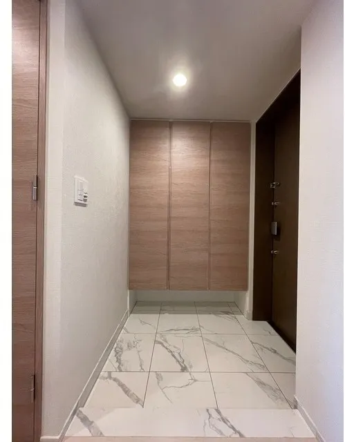 ALTERNA Nihonbashi - Interior - ["Flooring", "Wood", "Floor"]