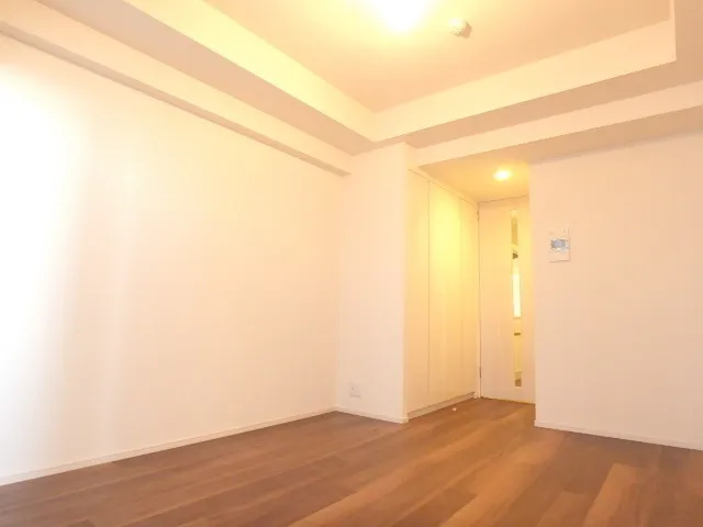 Le Fon Blanche Shinagawa Minamioi - Interior - ["Flooring", "Floor", "Wood flooring"]
