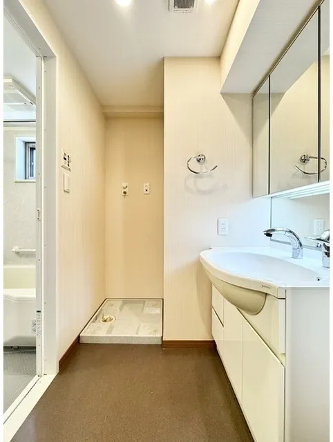 Rivere Ikebukuro - Interior - ["Flooring", "Floor", "Interior design"]