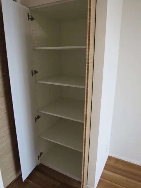 Emily Shakujii Park - Interior - ["Wood", "Flooring", "Shelving"]
