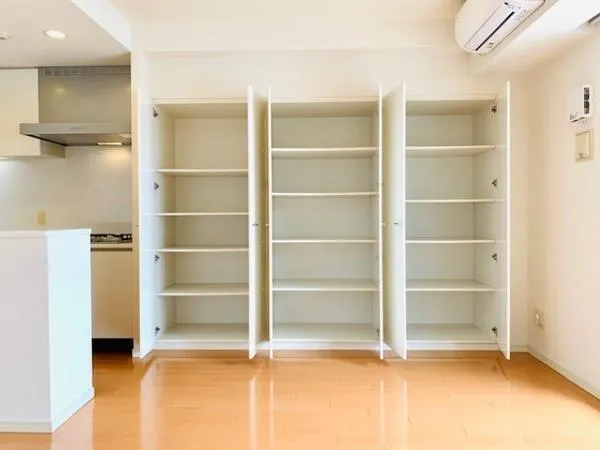 Brillia Ist Sangenjaya Blossom Terrace - Interior - ["Flooring", "Wood", "Floor"]