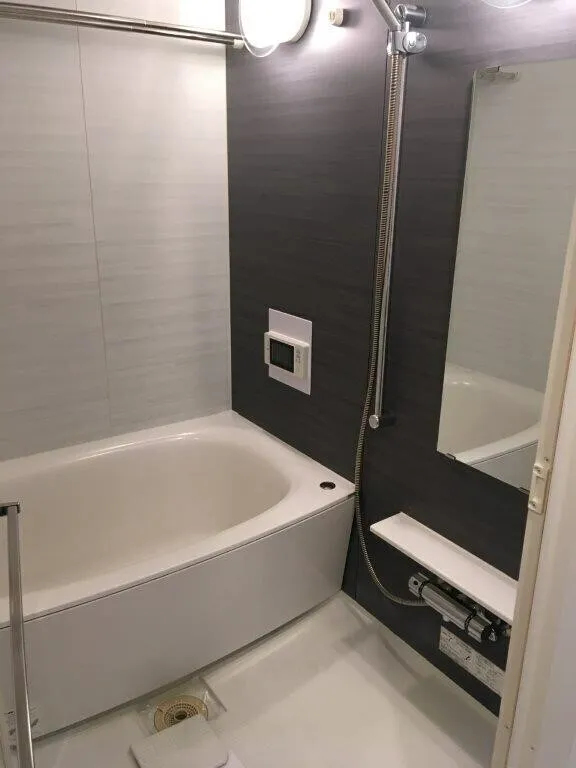 Due Namba South - Interior - ["Plumbing fixture", "Flooring", "Floor"]