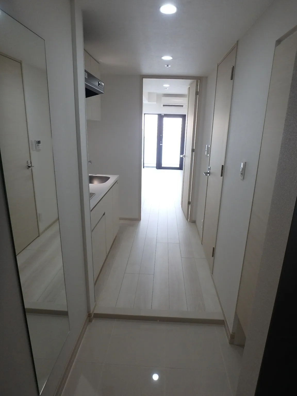 Orchid Residence Ueno - Interior - ["Flooring", "Floor", "Ceiling"]