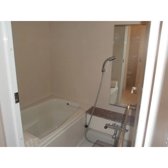 Laxrass Mejiro - Interior - ["Plumbing fixture", "Bathtub", "Building"]