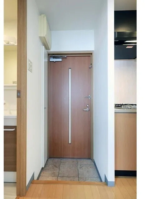 Sound Oshiage - Interior - ["Wood", "Flooring", "Floor"]