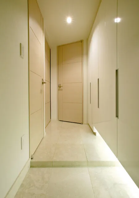 Castalia Azabujuban - Interior - ["Door", "Fixture", "Wood"]