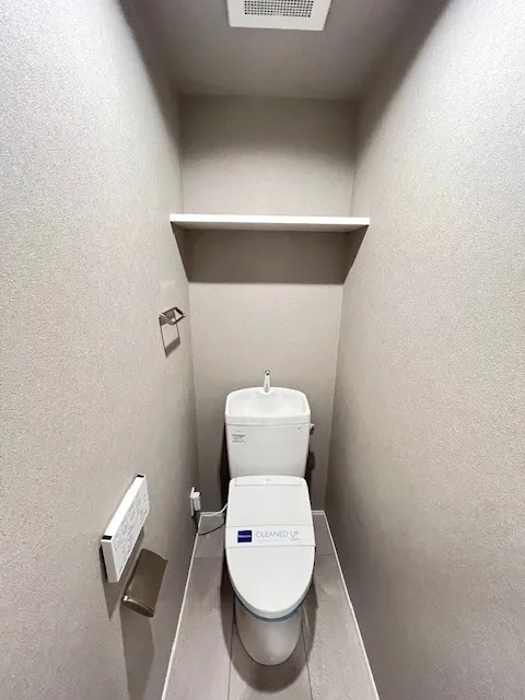 RESIDIA Bunkyo Sengoku - Interior - ["Toilet seat", "Toilet", "Plumbing fixture"]