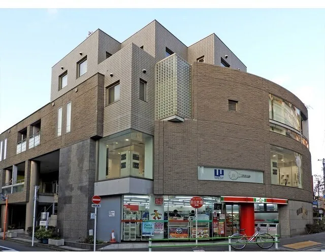 H&M Minami Aoyama EAST - Exterior - ["Facade", "Commercial building", "Street"]