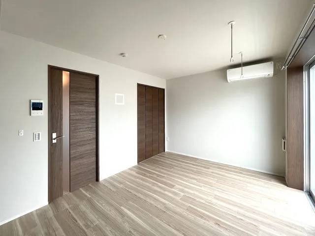 Globel The Cress Oshiage - Interior - ["Flooring", "Floor", "Wood flooring"]