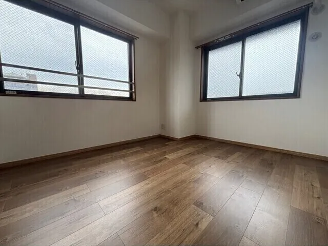 Crescent Oshima - Interior - ["Flooring", "Wood flooring", "Floor"]