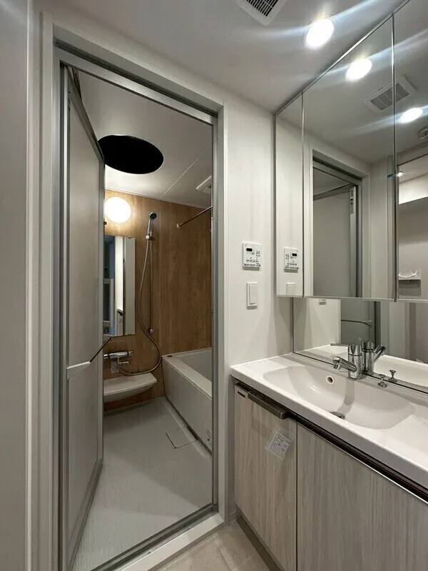 Lumique Omori - Interior - ["Interior design", "Flooring", "Floor"]