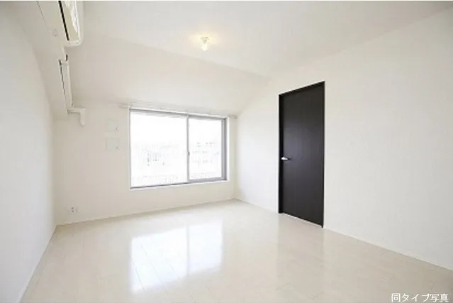 Comforia Komaba - Interior - ["Property", "Room", "Ceiling"]