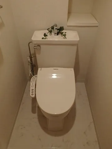 Prime Urban Shinkawa - Interior - ["Toilet seat", "Toilet", "Plumbing fixture"]