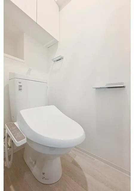 Azil Court Hamamatsucho - Interior - ["Toilet seat", "Toilet", "Plumbing fixture"]