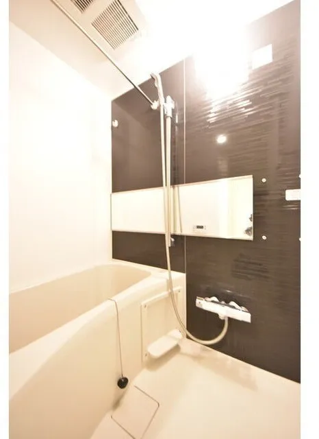 Elflora Sangenjaya - Interior - ["Building", "Plumbing fixture", "Shower head"]
