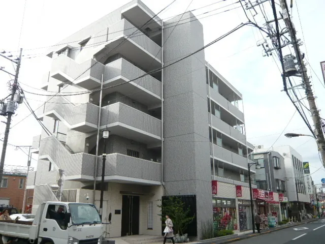 Revo - Exterior - ["Building", "Sky", "Car"]