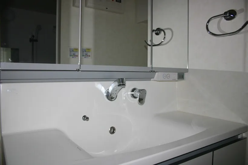 Residia Bunkyo Hongo II - Interior - ["Tap", "Plumbing fixture", "Bathroom cabinet"]