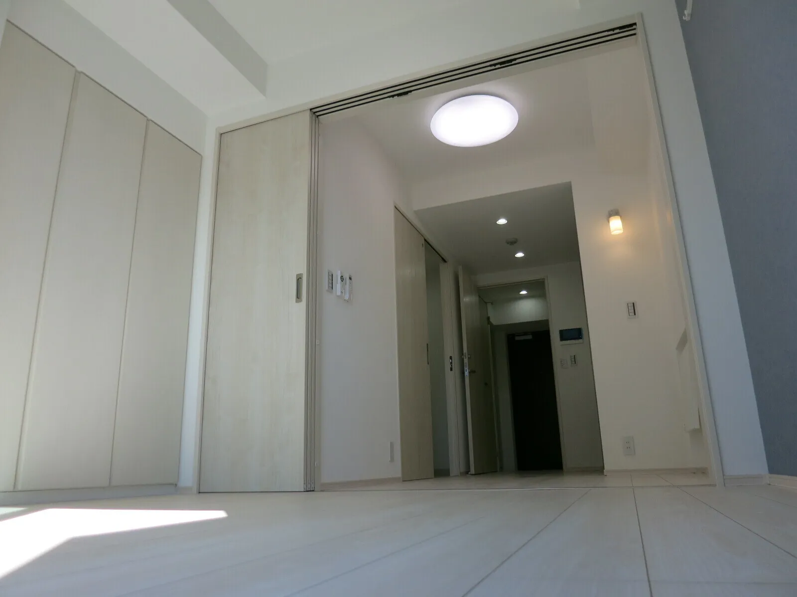 Milia Residence Myogadani - Interior - ["Flooring", "Ceiling", "Floor"]