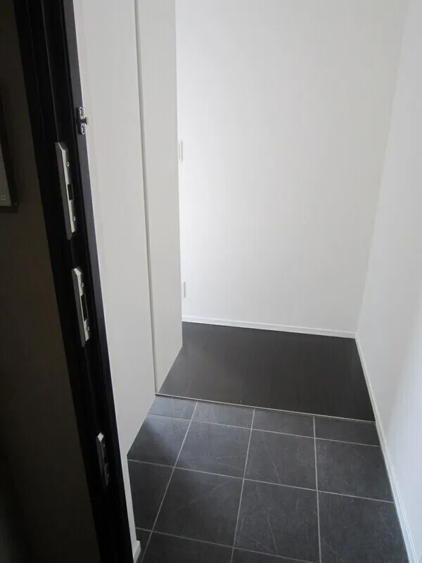 Court Hills Hiroo Minami - Interior - ["Flooring", "Floor", "Composite material"]