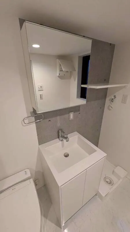 Fullea Shirokanedai - Interior - ["Plumbing fixture", "Flooring", "Floor"]