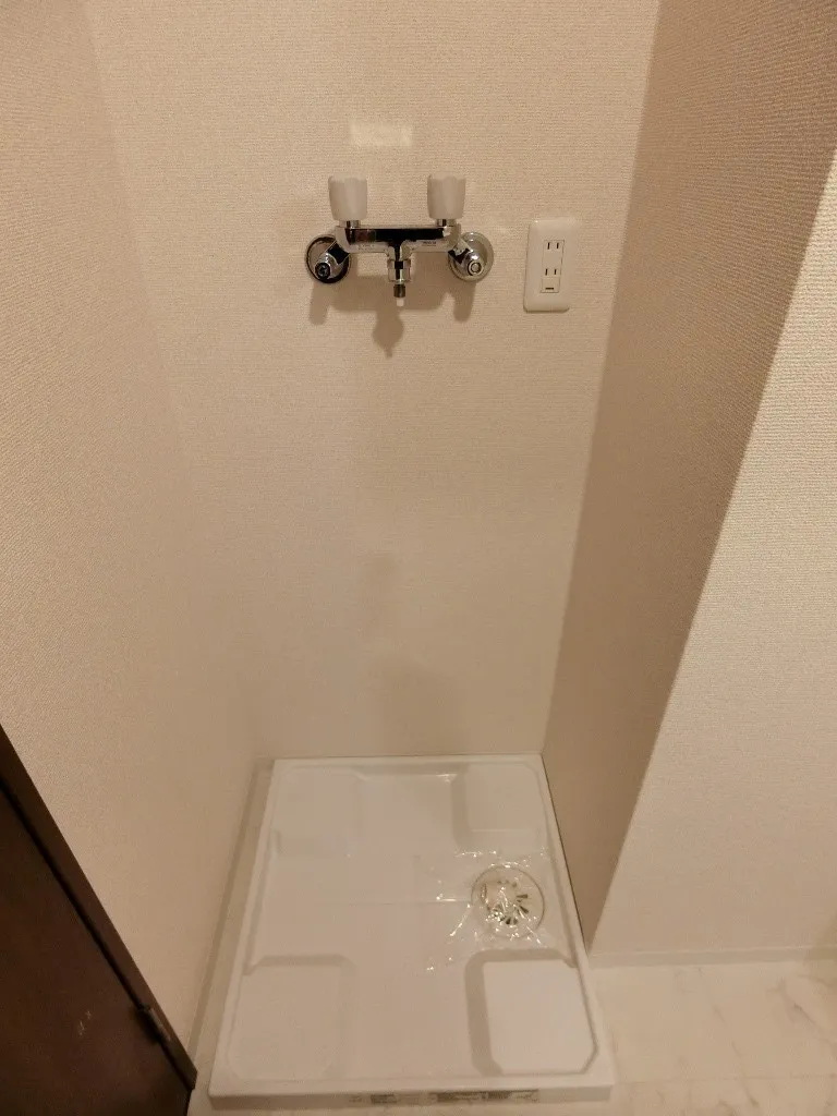 Shiba Park Apartment - Interior - ["Interior design", "Grey", "Floor"]