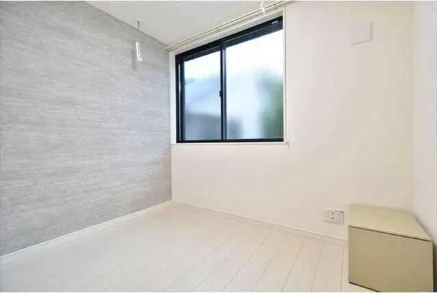 Brilliant Kanamecho - Interior - ["Window", "Building", "Rectangle"]