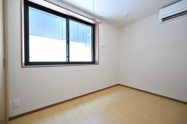 CENTRAL GARDEN RESIDENCE TOKYO - Interior - ["Wood", "Flooring", "Floor"]